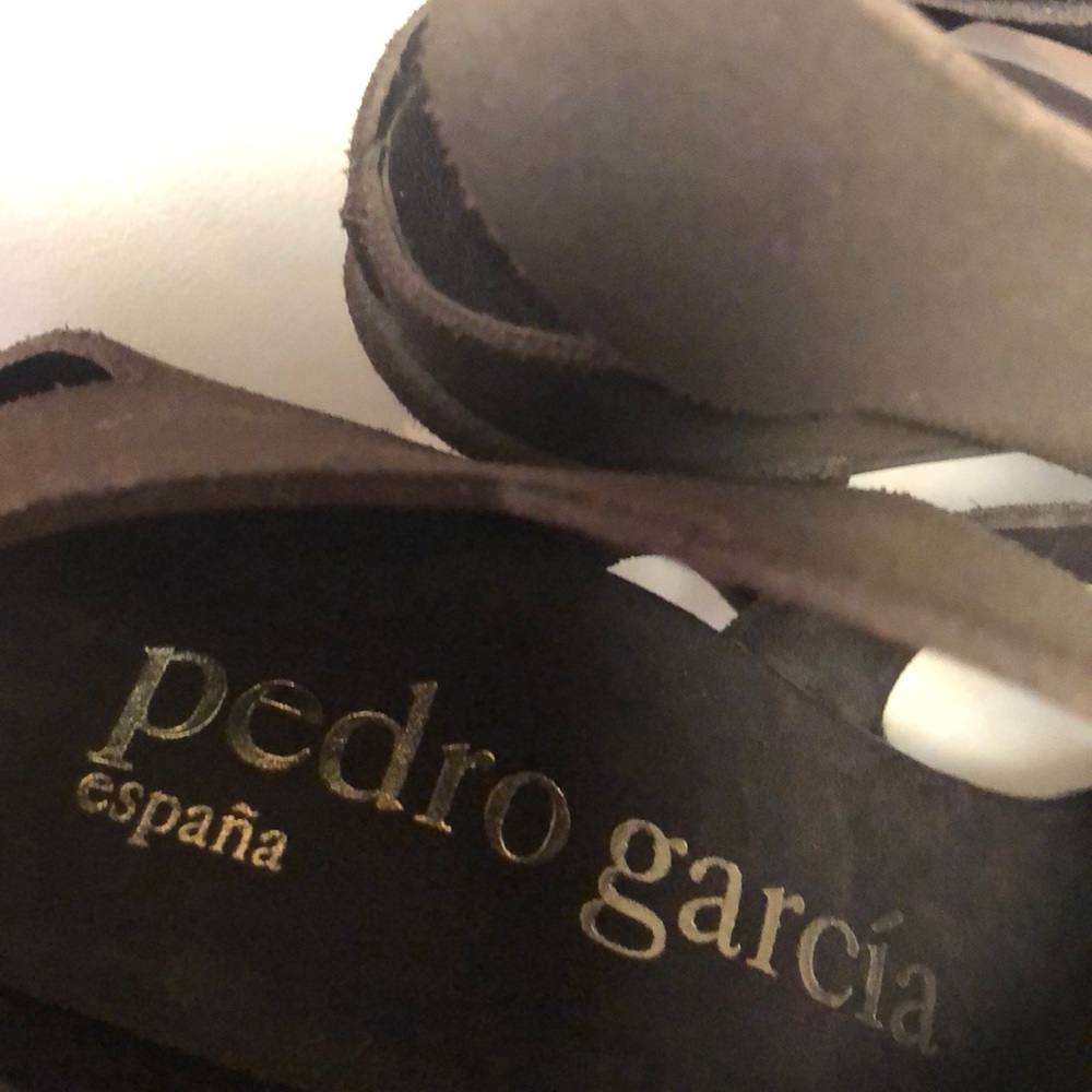 Shoes - Picture 5 of 8